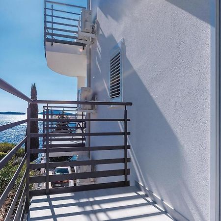 Cozy Apartment In Brodarica With Wifi المظهر الخارجي الصورة