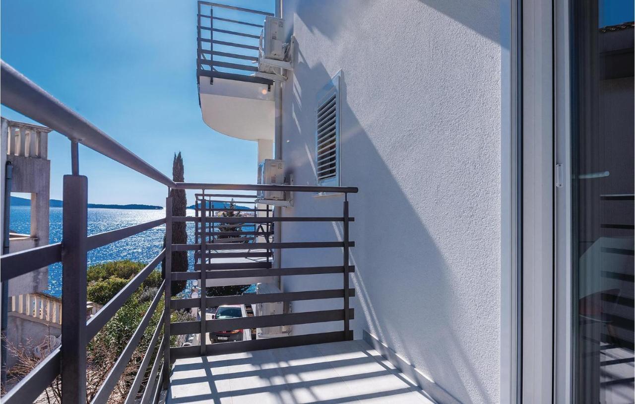 Cozy Apartment In Brodarica With Wifi المظهر الخارجي الصورة