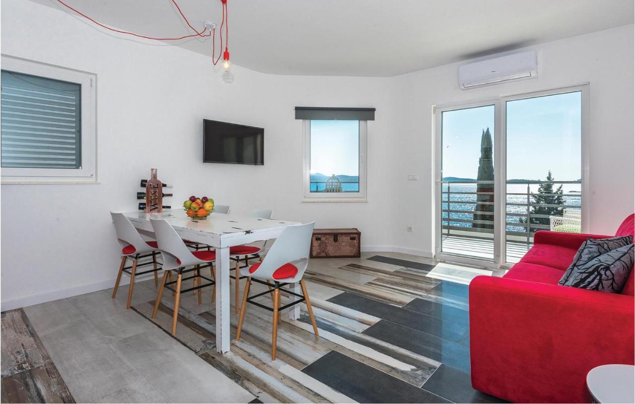 Cozy Apartment In Brodarica With Wifi المظهر الخارجي الصورة